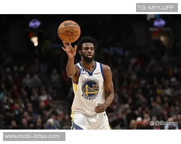 维金斯盛赞鲍威尔展现统治力称其为非凡天才球员的典范 维金斯盛赞鲍威尔展现统治力称其为非凡天才球员的典范