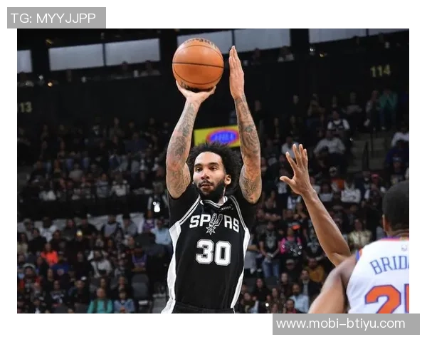 尚帕尼盛赞文班训练效果未来表现将更加令人惊叹 尚帕尼盛赞文班训练效果未来表现将更加令人惊叹